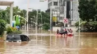 اجساد این حادثه در سردخانه‌ها جا نشد/ کامیون‌های یخچال‌دار وارد شدند