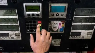 کارشناس صداسیما:‌ بنزین حداقل باید ۱۲ هزار تومان شود!