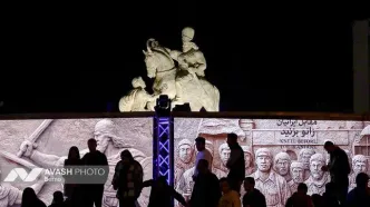 مجسمه شاپور ساسانی، نمادی از بازنگری‌های پساجنگ است