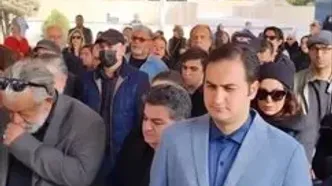 گریه‌های حسن پوشیرازی و مصطفی زمانی در تشییع همایون ارشادی