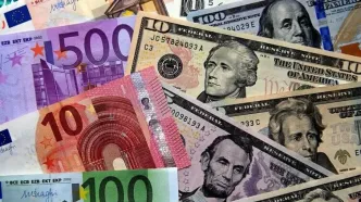 قیمت دلار و یورو در صرافی ملی امروز دوشنبه ۱۲ آبان ۱۴۰۴/ کاهش قیمت دلار و یورو