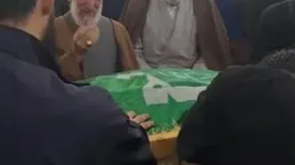 ببینید | لحظه وداع کاظم صدیقی با فرزند مرحومش