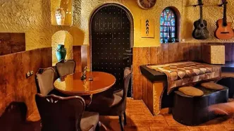 بوتیک افسانه‌ای بیژن که حالا تبدیل به کافه شده