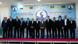 عکس یادگاری عراقچی با استانداران ساحلی کشورهای حاشیه دریای خزر