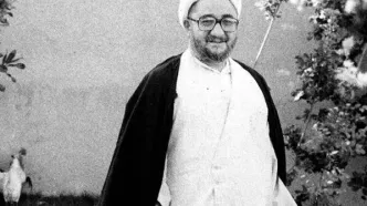 صادق خلخالی با قطار فشنگ و اسلحه در جبهه؛ دهه ۶۰