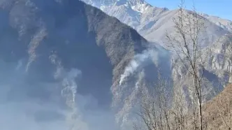 آتش‌سوزی جنگل‌های هیرکانی در الیت همچنان مهارنشده؛ ادامه عملیات هوایی در مرزن‌آباد