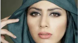 استایل مونا فرجاد در پشت صحنه نمایش بازی های شبانه