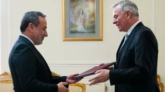 سفیر جدید اتریش رونوشت استوارنامه خود را تسلیم وزیر امور خارجه کشورمان کرد