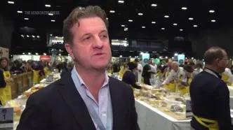 نگاهی به داخل رقابت جهانی پنیر در سوئیس و بوهای آن