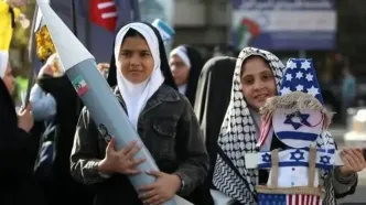 تیپ و ظاهر دختران دهه نودی در راهپیمایی ۱۳ آبان + عکس