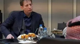 بابک زنجانی خبر از دلار ٢٠٠ هزار تومانی داد