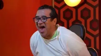 فحش‌های رکیک خداداد عزیزی در آنتن زنده و بی تفاوتی تلویزیون!