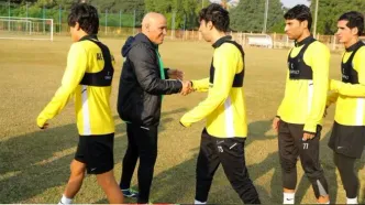 معارفه علیرضا منصوریان در عراق با شورلت غول پیکر!