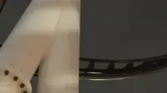 یک ساعت معلق در ارتفاع ۴۰ متری؛ نقص فنی در ترن هوایی تگزاس