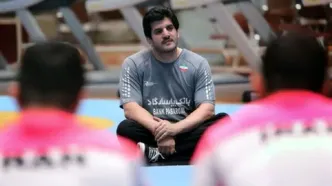 یک استادیوم به افتخار رسول خادم ایستادند