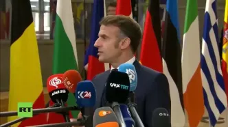 ببینید؛ اعتراض مکرون به میکروفون‌های رقصان