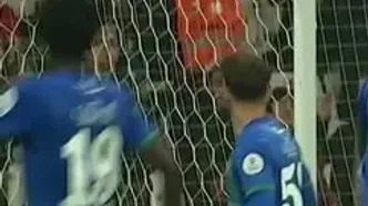 ویدئو: حسرت ستاره بشیکتاش بعد از شوت به تیر