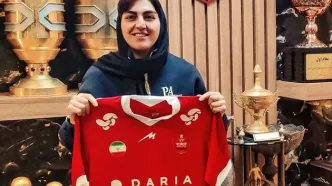 زهرا قنبری بعد از پیوستن به پرسپولیس: استقلالی بودن؟ من یک بازیکن حرفه‌ای هستم/ اولویتم این بود که کنار مادرم باشم