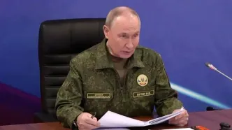 پوتین در روز دیدار زلنسکی و ترامپ لباس نظامی پوشید