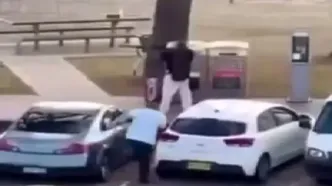 لحظه خلع سلاح یکی از مهاجمین به جشن یهودیان در سیدنی/ ویدئو