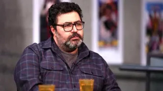 چهره متفاوت فرهاد اصلانی در کنار دو نوازنده خیابانی