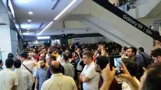 اعتراض فروشندگان موبایل به افزایش نرخ دلار و هزینه رجیستری؛ مغازه‌های چارسو و علاءالدین تعطیل شدند