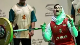 الناز متقیان به مدال نقره پاراوزنه‌برداری دست یافت