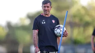 تراکتوری‌ها برای تشویق کریم باقری مدرک رو کردند