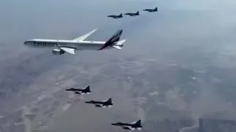 اسکورت هواپیمای رئیس امارات با جنگنده‌های JF-۱۷