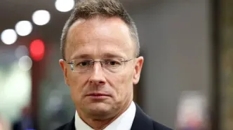 هشدار جدی وزیر خارجه مجارستان: «اروپا برای جنگ با روسیه آماده می‌شود»