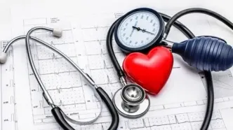 با این کار ساده فشار خون و کلسترول را کاهش دهید/ چرا قلبمان بیشتر صبح‌ها و شنبه‌ها می‌شکند؟