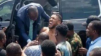 تصادف مرگبار آنتونی جاشوا بوکسور معروف در نیجریه؛ دو نفر کشته شدند