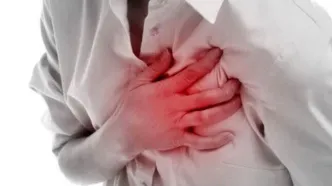 لحظه تلخ سکته قلبی راننده حین رانندگی؛ چپ شدن ماشین مقابل چشم مردم +فیلم