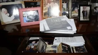 عکس ترامپ با اپستین و چندین پرونده ناپدید شد