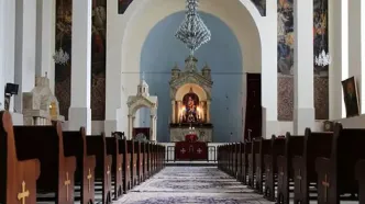 اعتراف تکان‌دهنده کشیش ۵۱ ساله: از امروز یک زن هستم/ ویدئو