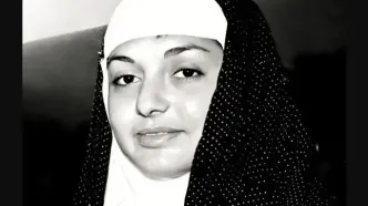 گوگوش در ۲۶ سالگی و در سفر حج