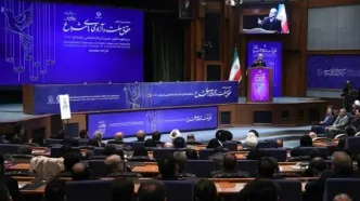 در نگاه رهبری آزادی مشروع حق مردم و تکلیف حکومت است