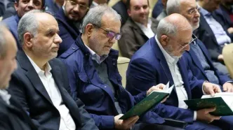 پزشکیان در مراسم ختم خانواده اسماعیل سقاب اصفهانی حاضر شد