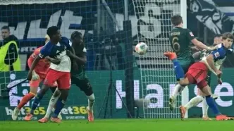 گل عقربی تماشایی در میان بهت بازیکنان!