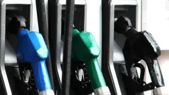 مصوبه بنزین ۳ نرخی در هیئت تطبیق مجلس