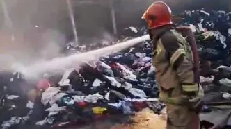 آتش‌سوزی انبار لباس در جنوب تهران