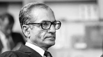 محمدرضا پهلوی در چادر پادشاه عربستان؛ سال ۱۳۳۵