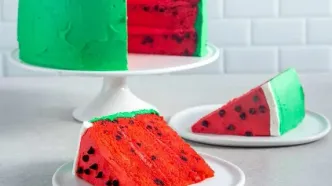 عصرونه امروز: مدل کیک شب یلدای جدید؛ طرز تهیه کیک هندوانه‌ای قابلمه‌ای بدون فر!