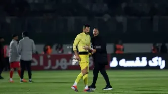 مربی پرسپولیس، پیراهن استقلال را یادگاری گرفت!