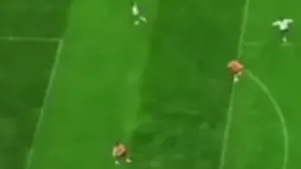 ویدئو: قیچی برگردان در ۴۹ سالگی؛ فرهاد مجیدی هنوز تمام نشده است