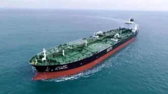 یک کشتی نفتکش خارجی در دریای عمان متوقف شد