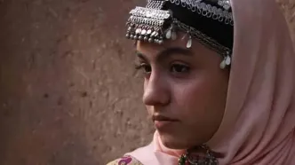 استایل کریسمسی نیکی نصیریان (آهو سریال بانو عمارت)