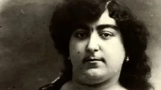 دوچرخه‌سواری دختر سرکش ناصرالدین‌ شاه