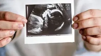 زنان تا چه سنی می‌توانند صاحب فرزند شوند؟