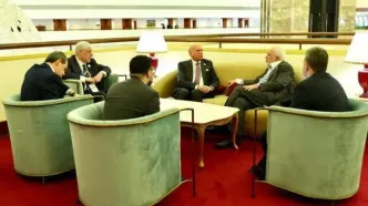 تاکید ظریف و فؤاد حسین بر حل مسالمت‌آمیز بحران‌های منطقه